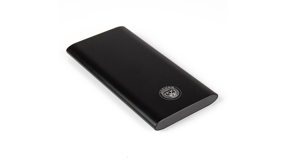 شاحن طاقة يحمل شعار جاكوار - Hover Image